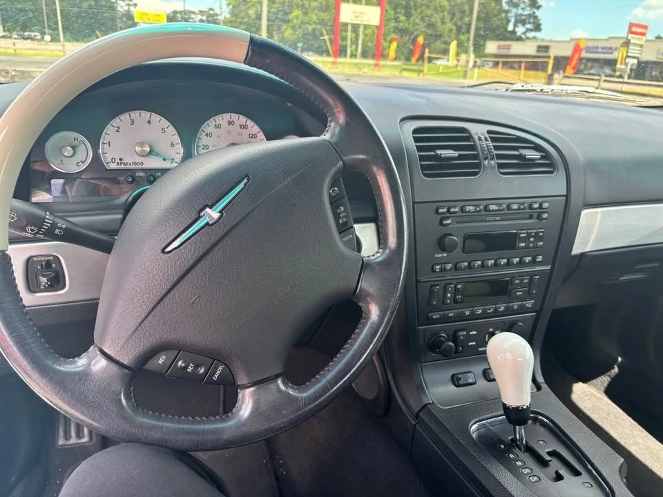 2003 Ford Thunderbird 11th Gen - Image 6 of 9