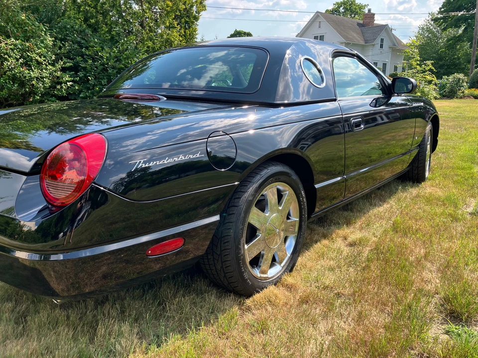 2003 Ford Thunderbird 11th Gen - Image 16 of 31