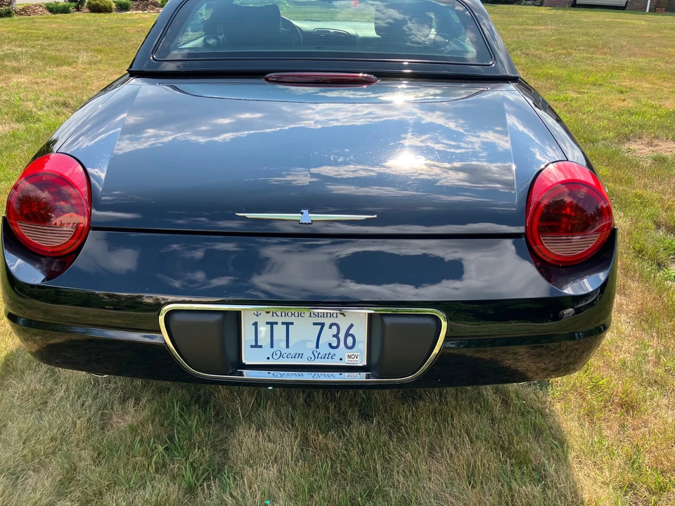 2003 Ford Thunderbird 11th Gen - Image 19 of 31