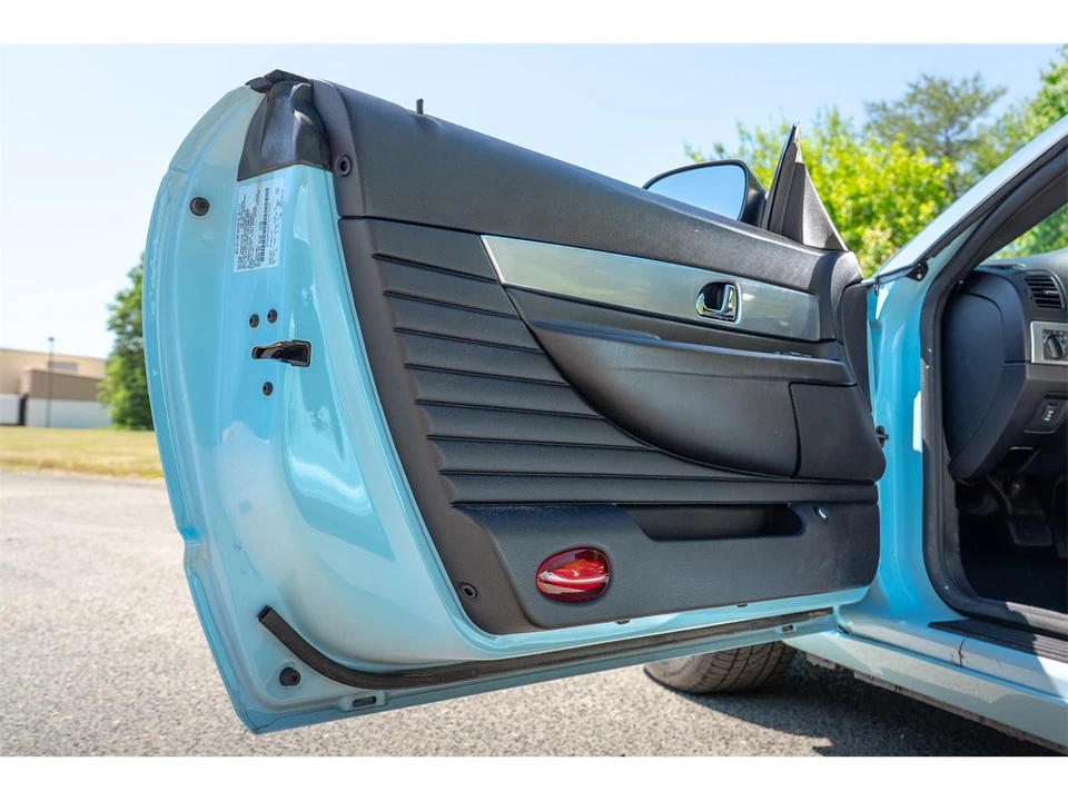 2003 Ford Thunderbird 11th Gen - Image 13 of 31