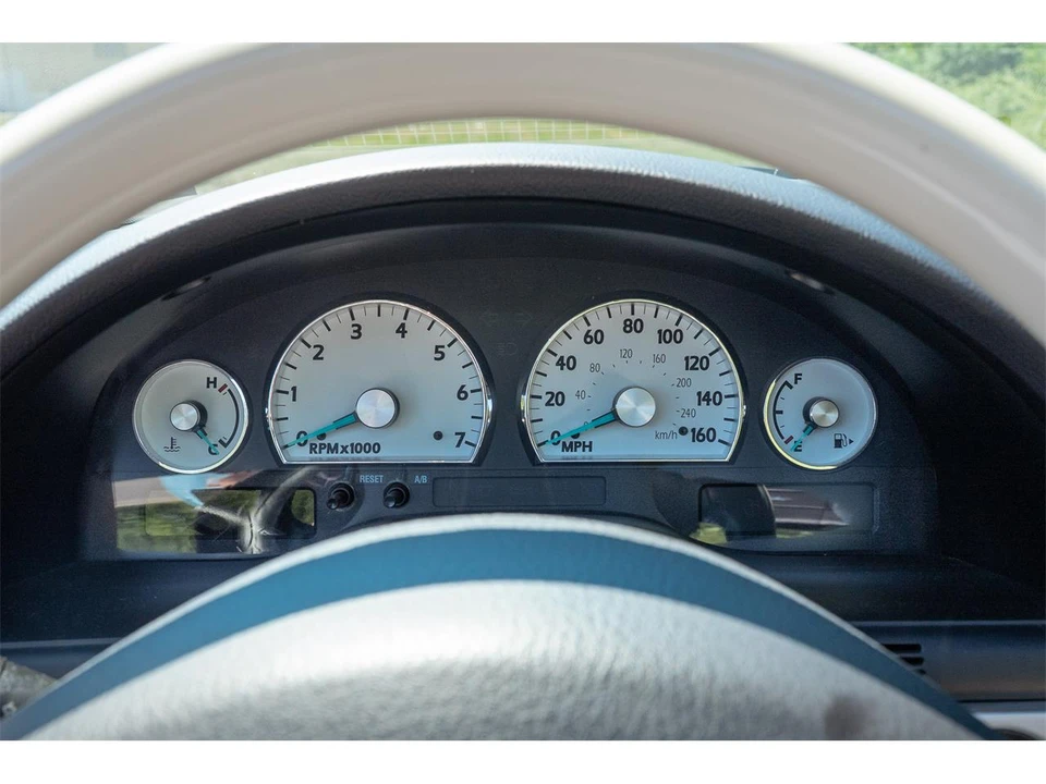 2003 Ford Thunderbird 11th Gen - Image 20 of 31