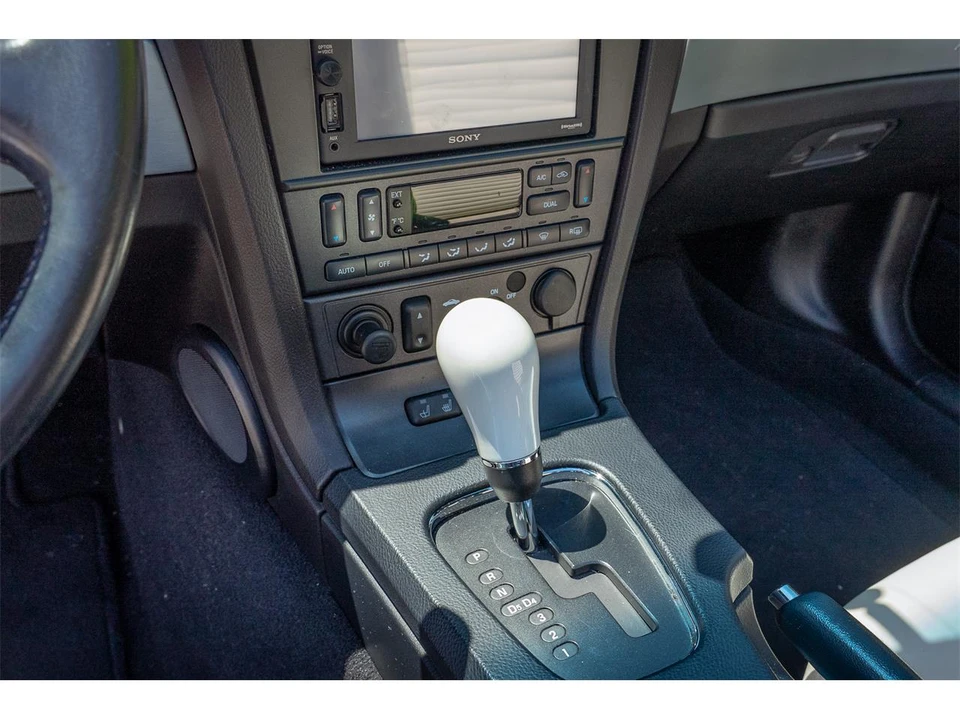2003 Ford Thunderbird 11th Gen - Image 23 of 31