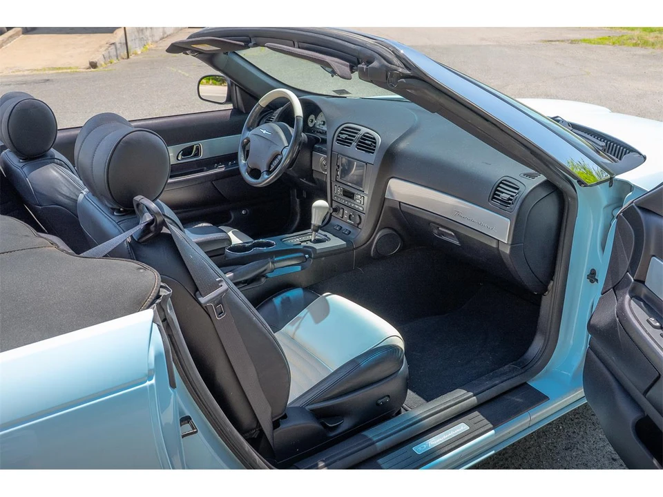 2003 Ford Thunderbird 11th Gen - Image 24 of 31