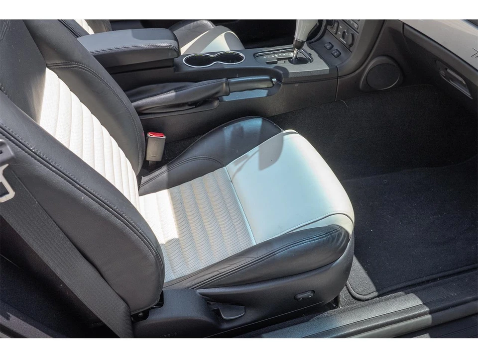 2003 Ford Thunderbird 11th Gen - Image 27 of 31