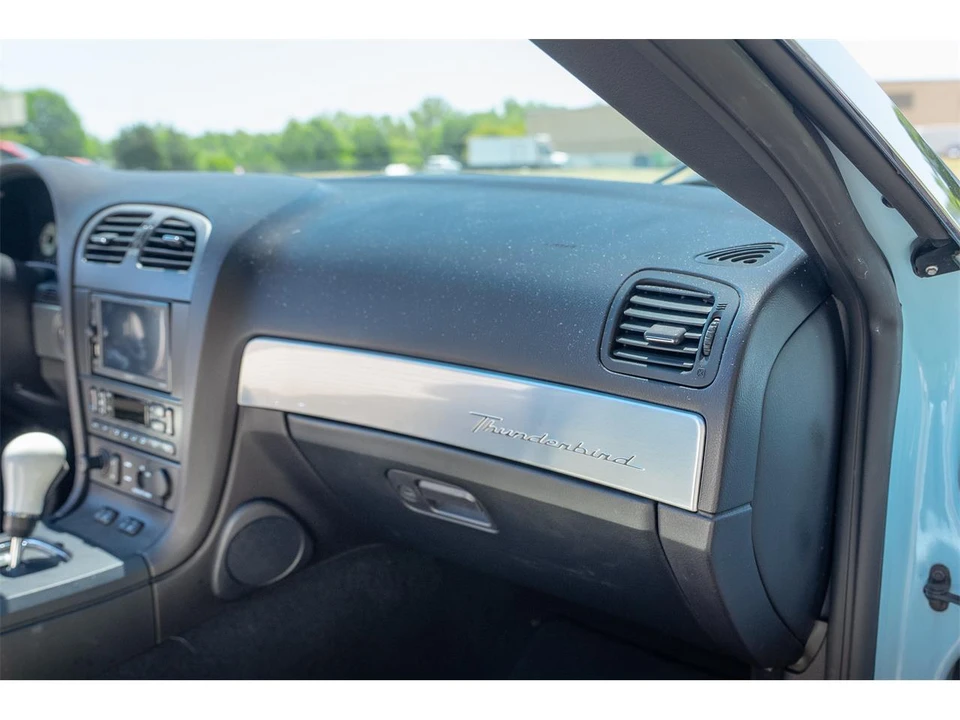 2003 Ford Thunderbird 11th Gen - Image 29 of 31