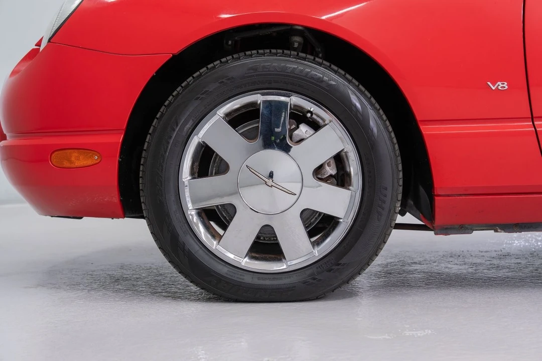 2003 Ford Thunderbird 11th Gen - Image 25 of 31