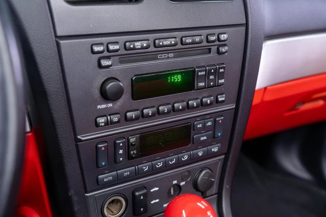 2003 Ford Thunderbird 11th Gen - Image 18 of 31