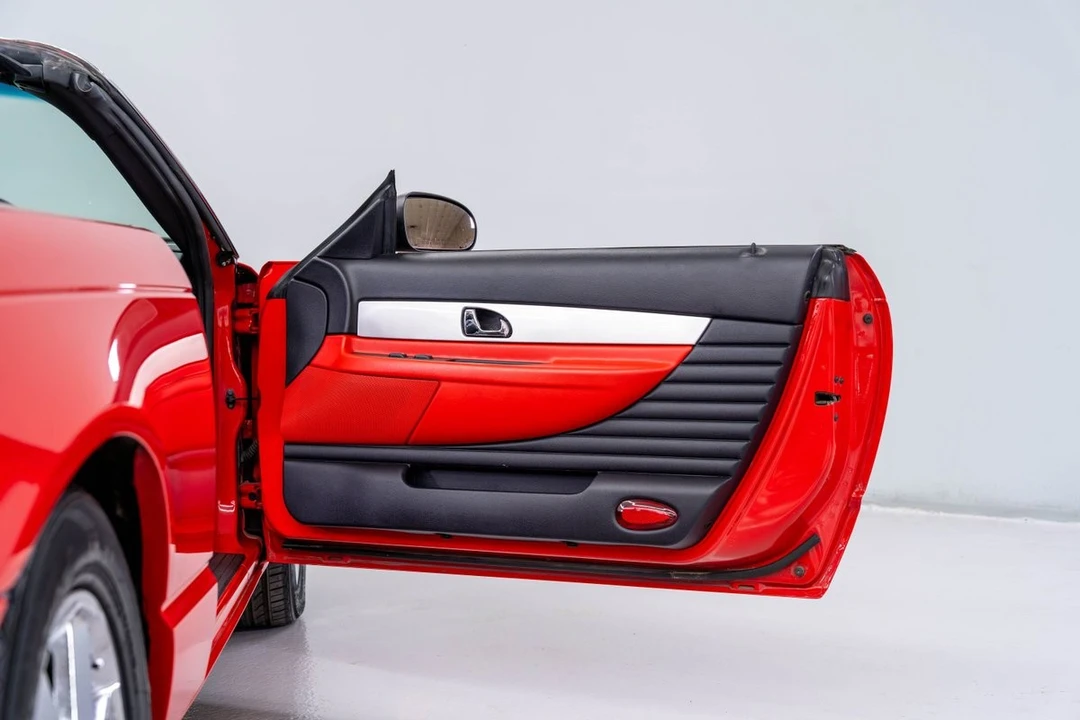 2003 Ford Thunderbird 11th Gen - Image 11 of 31