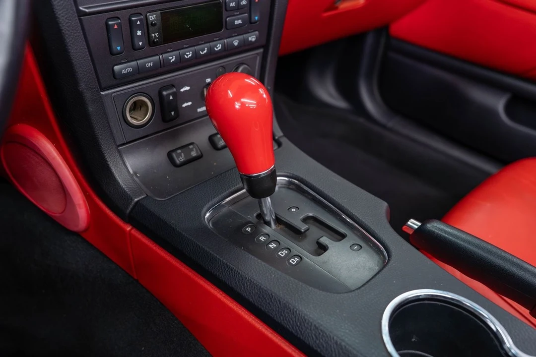 2003 Ford Thunderbird 11th Gen - Image 19 of 31