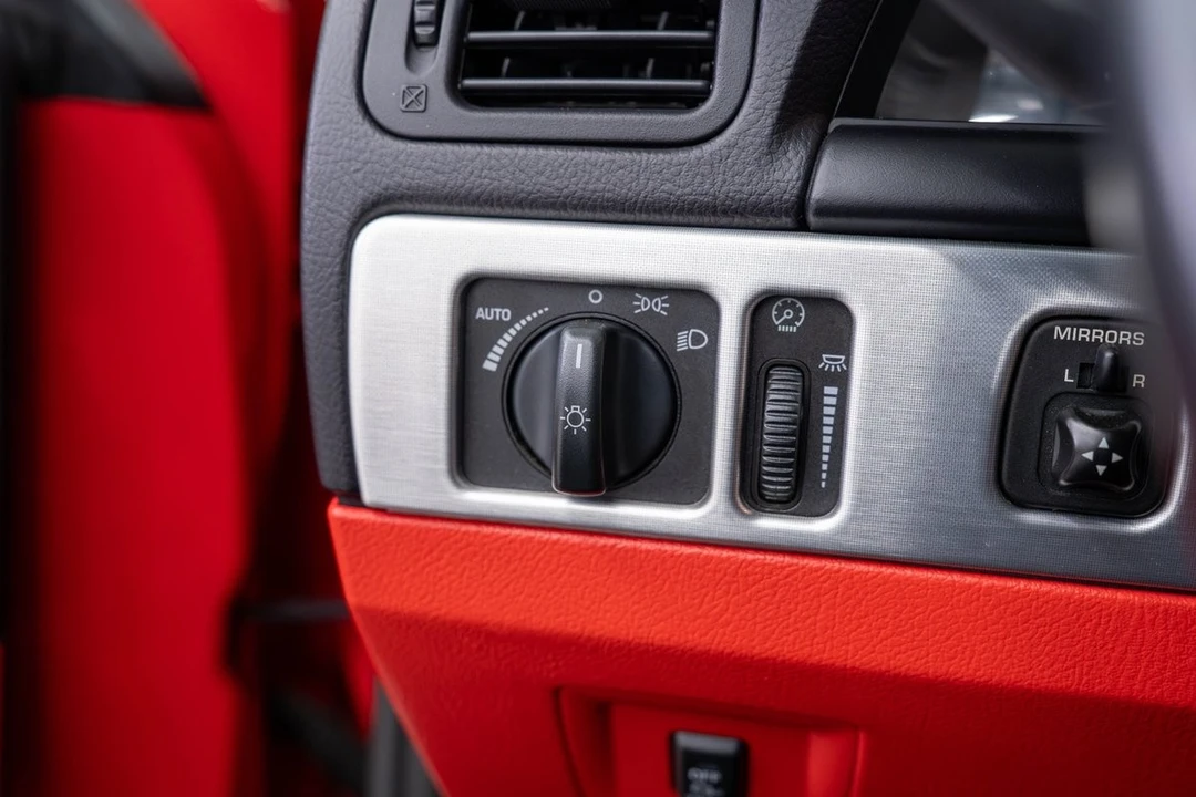 2003 Ford Thunderbird 11th Gen - Image 14 of 31