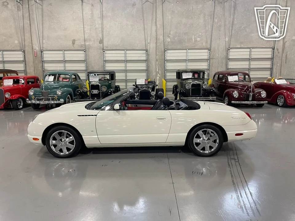 2003 Ford Thunderbird 11th Gen - Image 8 of 12