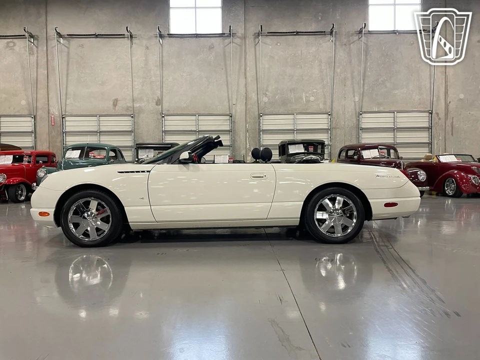 2003 Ford Thunderbird 11th Gen - Image 9 of 12