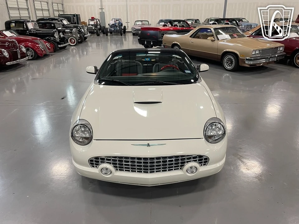 2003 Ford Thunderbird 11th Gen - Image 3 of 12