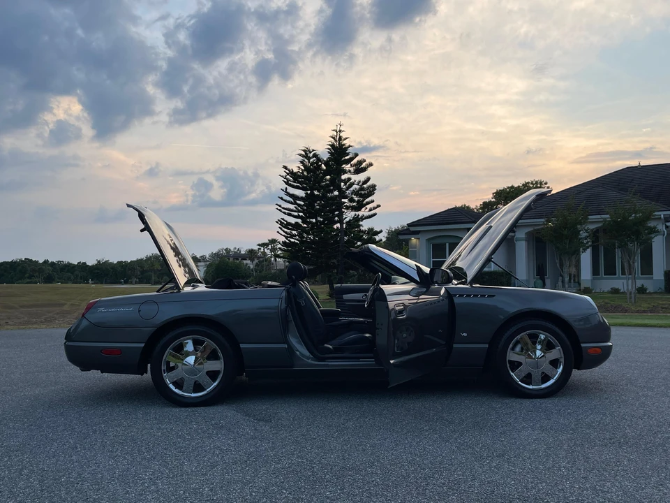 2003 Ford Thunderbird 11th Gen - Image 22 of 31