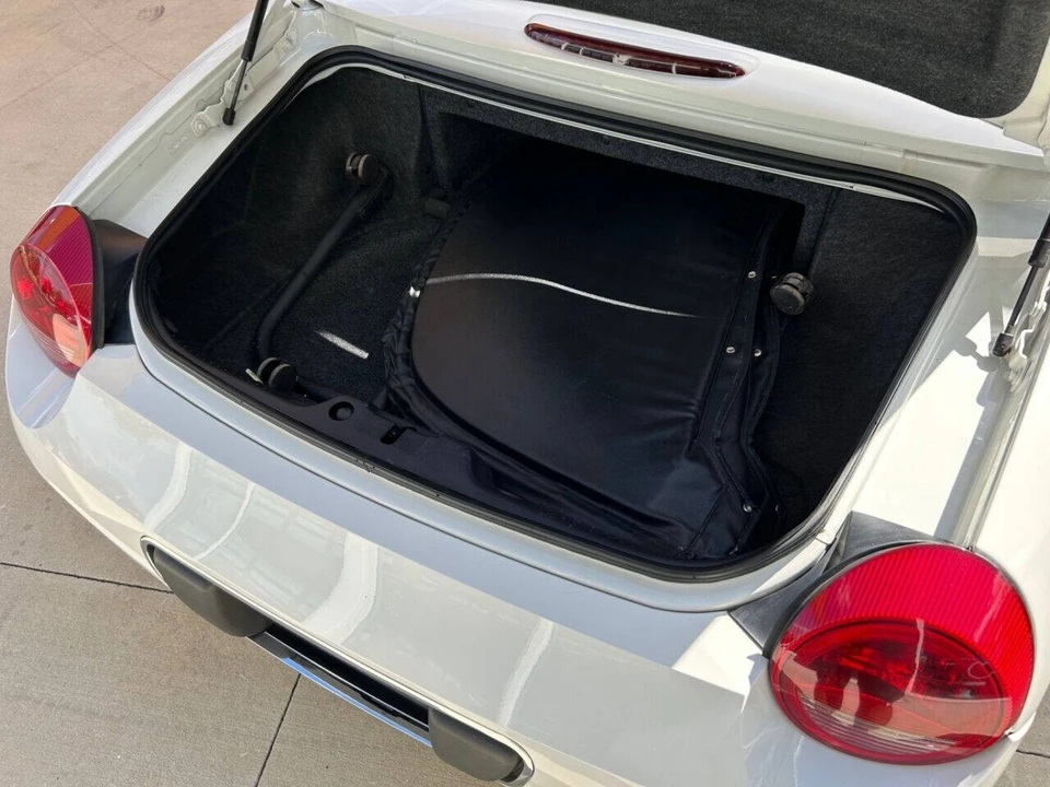 2003 Ford Thunderbird 11th Gen - Image 9 of 12