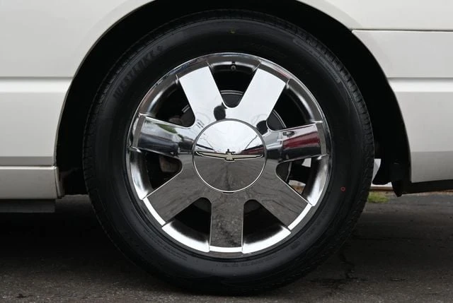 2003 Ford Thunderbird 11th Gen - Image 4 of 13