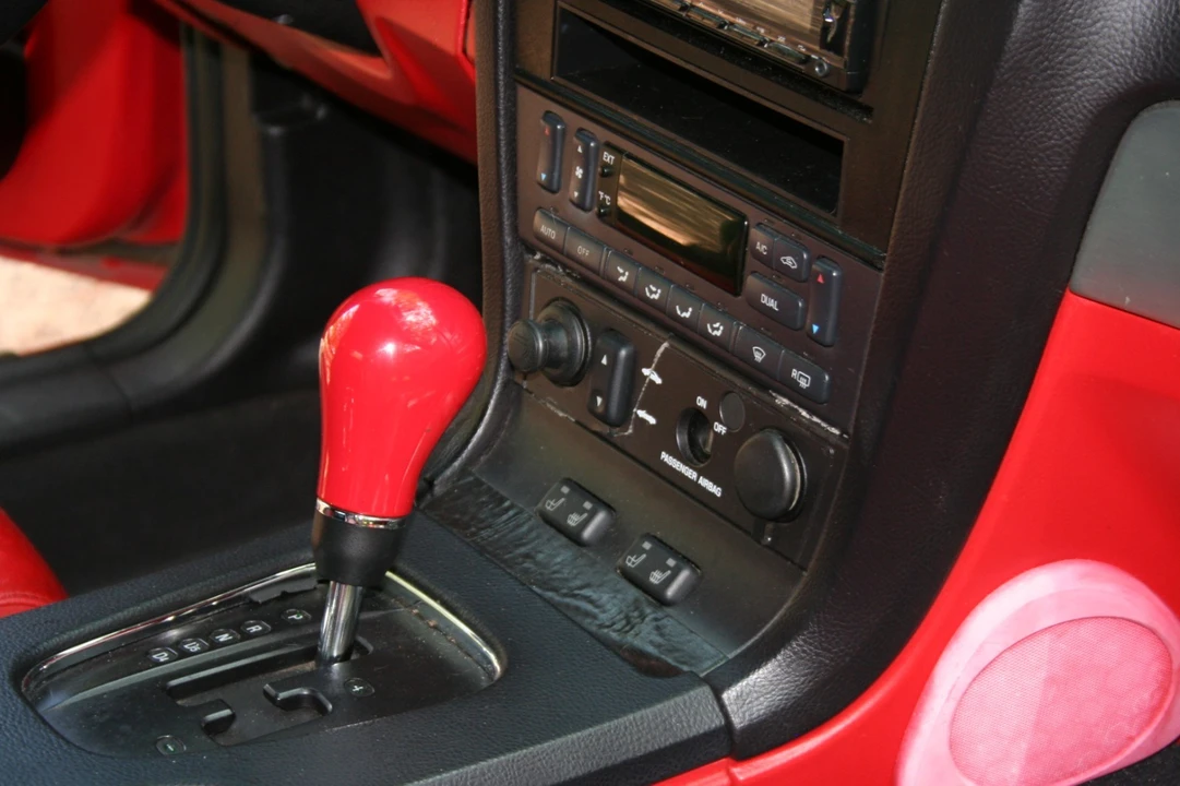 2003 Ford Thunderbird 11th Gen - Image 11 of 17
