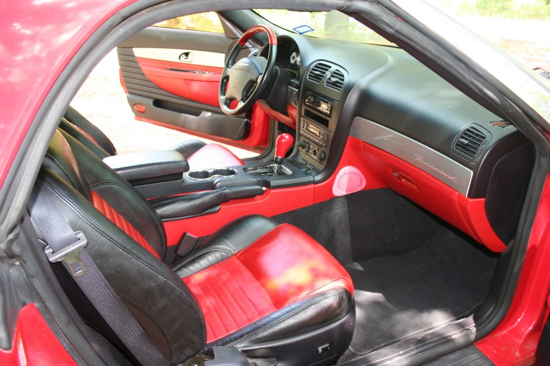 2003 Ford Thunderbird 11th Gen - Image 10 of 17