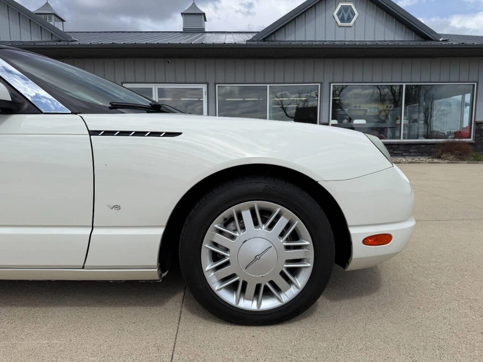 2003 Ford Thunderbird 11th Gen - Image 26 of 31