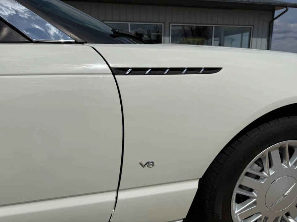 2003 Ford Thunderbird 11th Gen - Image 22 of 31