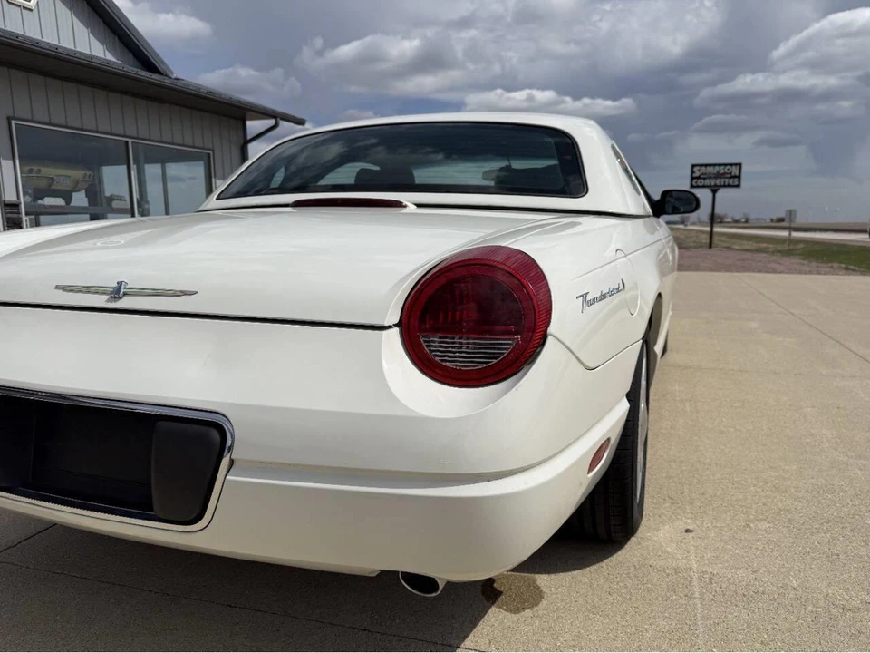 2003 Ford Thunderbird 11th Gen - Image 16 of 31