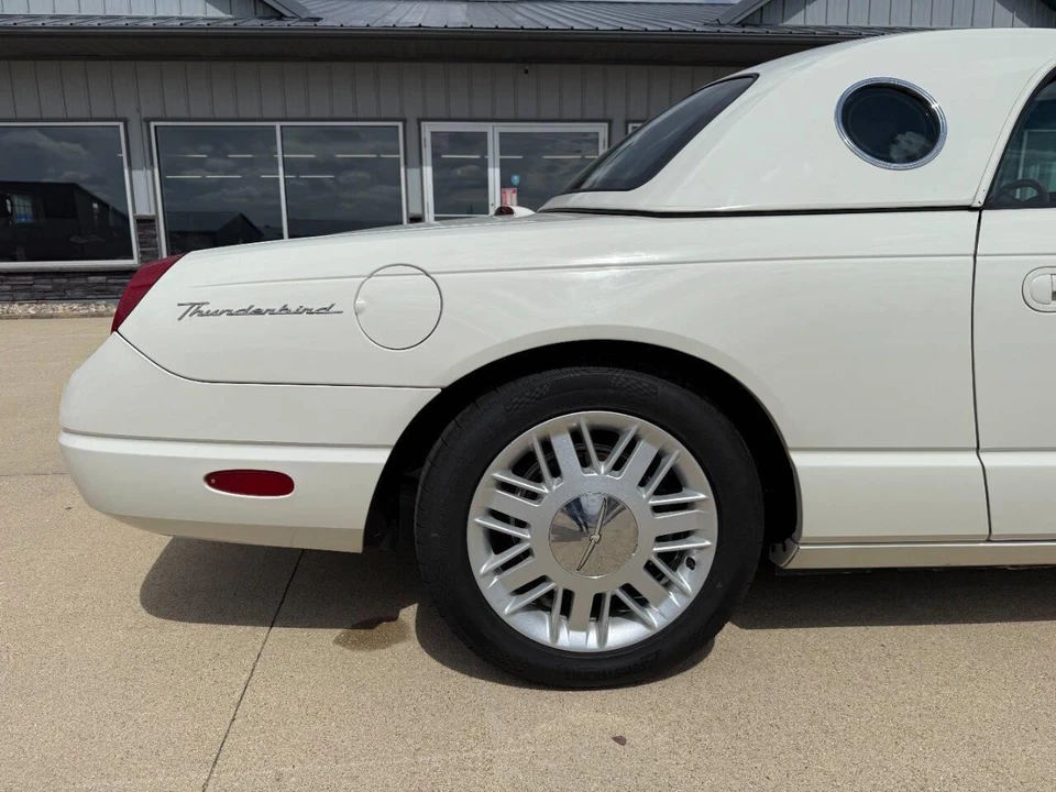 2003 Ford Thunderbird 11th Gen - Image 25 of 31