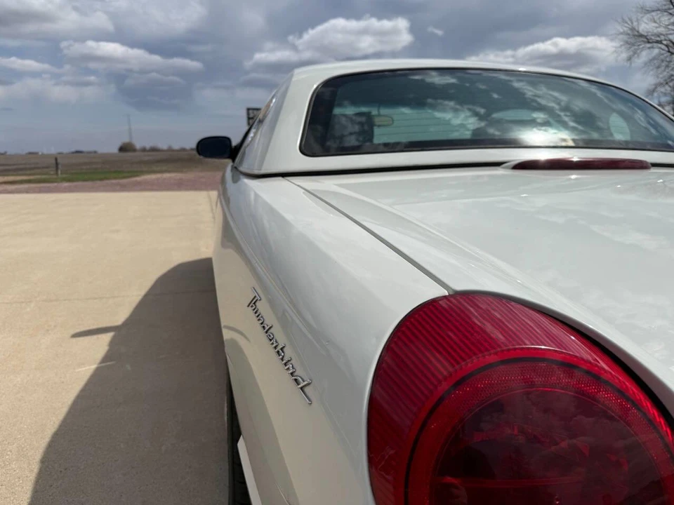 2003 Ford Thunderbird 11th Gen - Image 19 of 31