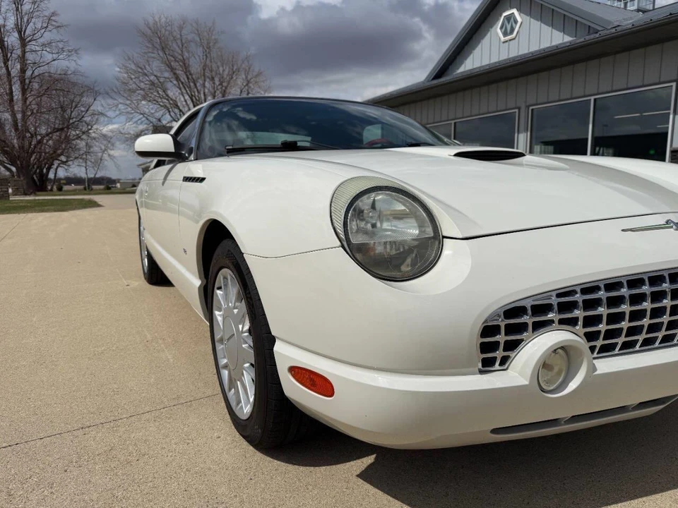2003 Ford Thunderbird 11th Gen - Image 14 of 31