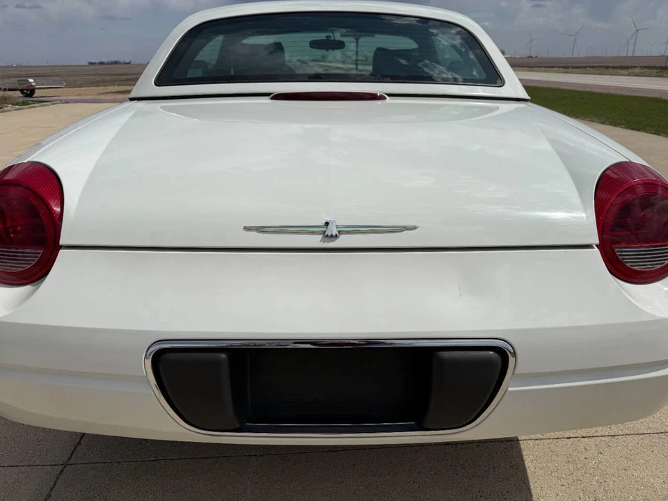 2003 Ford Thunderbird 11th Gen - Image 18 of 31