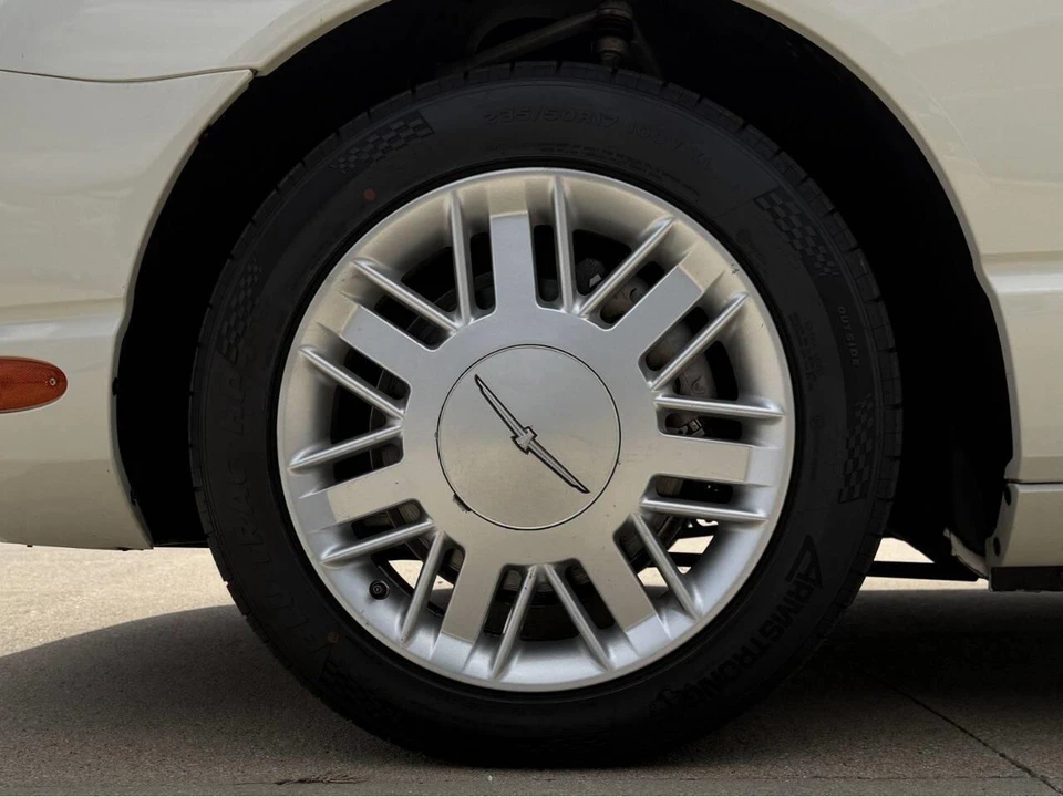 2003 Ford Thunderbird 11th Gen - Image 27 of 31