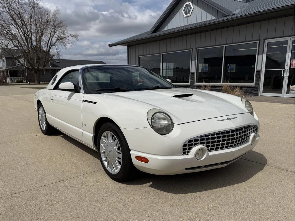 2003 Ford Thunderbird 11th Gen - Image 2 of 31