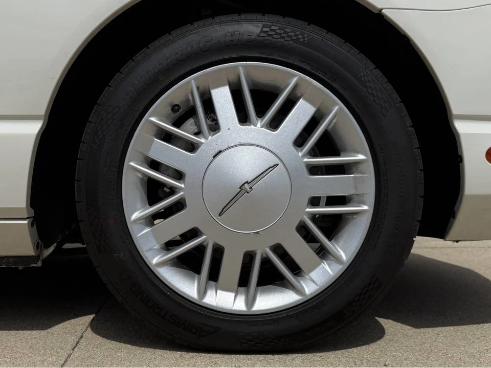 2003 Ford Thunderbird 11th Gen - Image 30 of 31