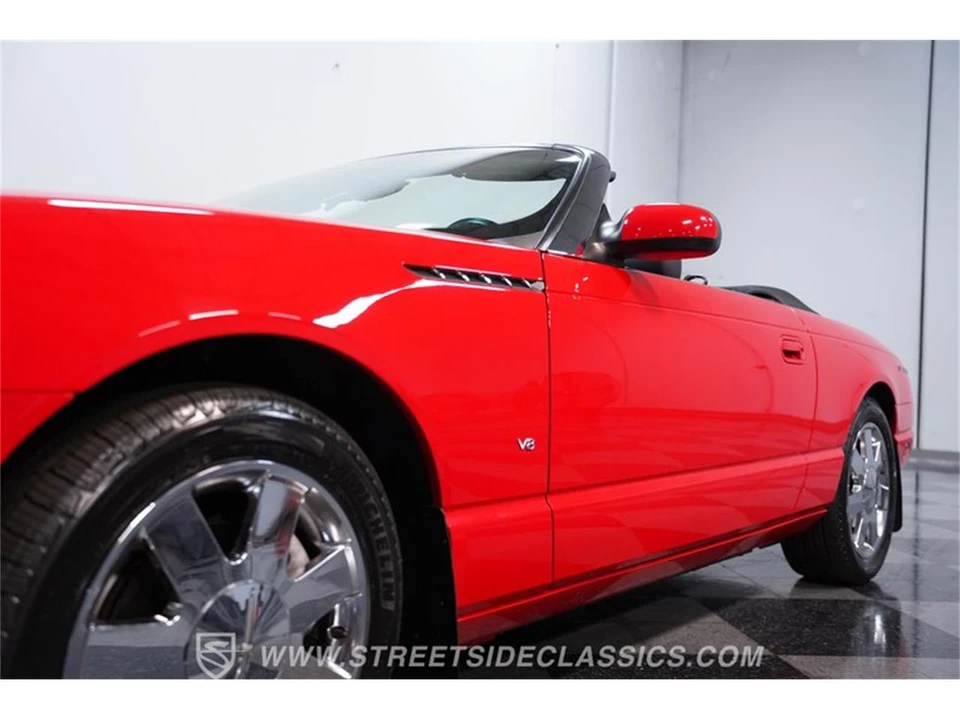 2003 Ford Thunderbird 11th Gen - Image 18 of 31