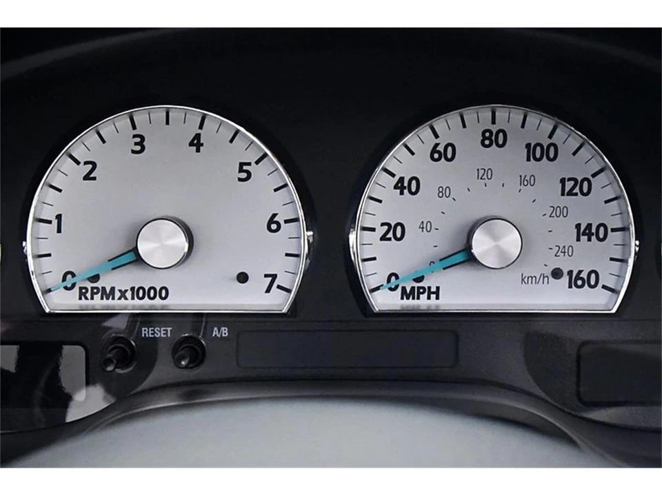 2003 Ford Thunderbird 11th Gen - Image 13 of 31