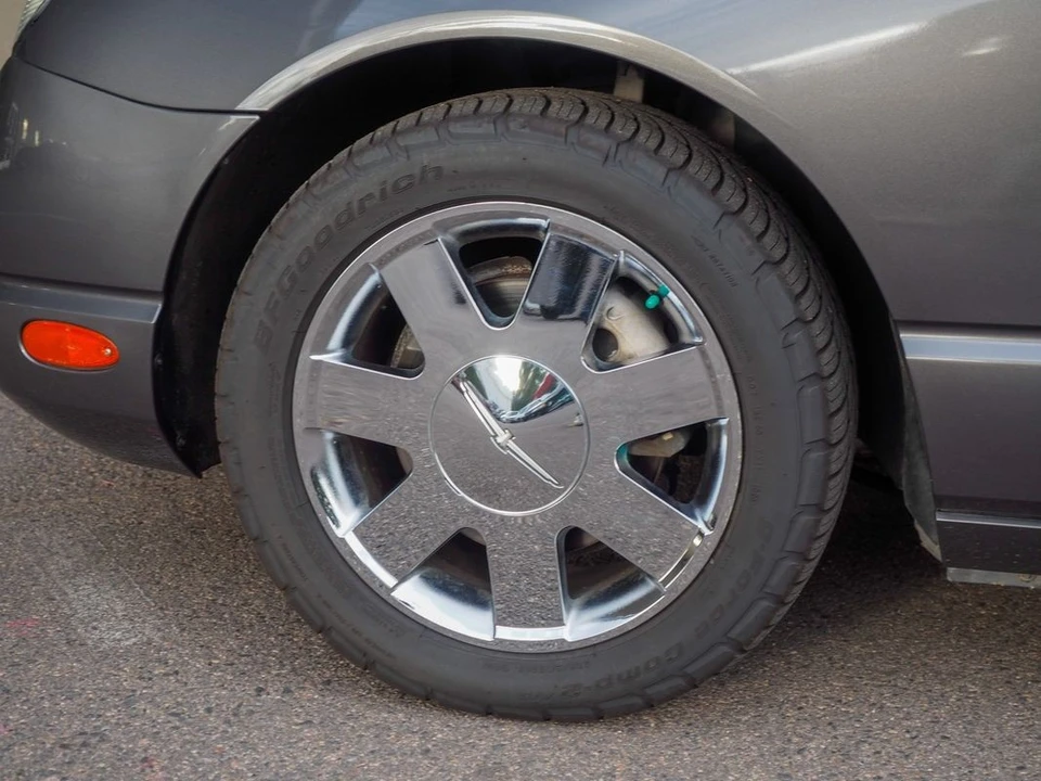 2003 Ford Thunderbird 11th Gen - Image 28 of 31