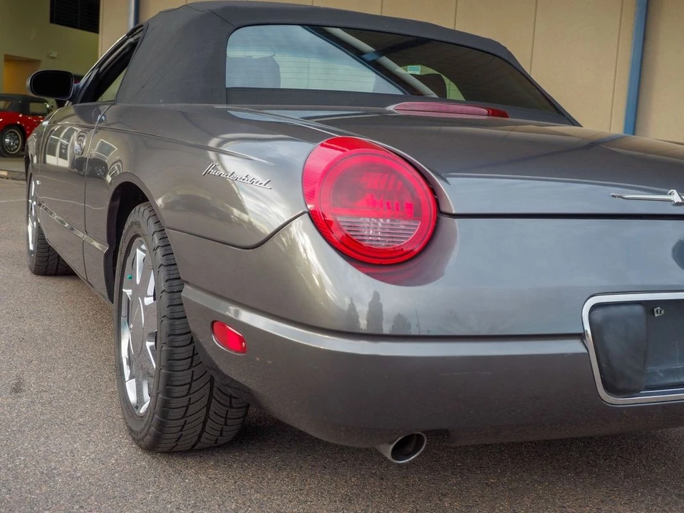 2003 Ford Thunderbird 11th Gen - Image 17 of 31