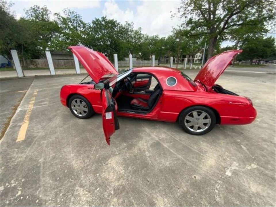 2003 Ford Thunderbird 11th Gen - Image 18 of 24