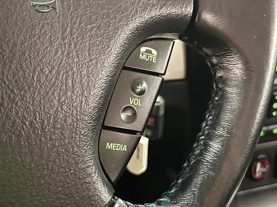 2003 Ford Thunderbird 11th Gen - Image 23 of 31