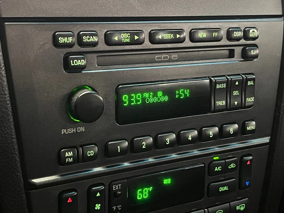 2003 Ford Thunderbird 11th Gen - Image 24 of 31