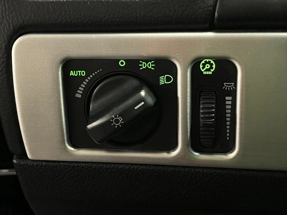 2003 Ford Thunderbird 11th Gen - Image 13 of 31