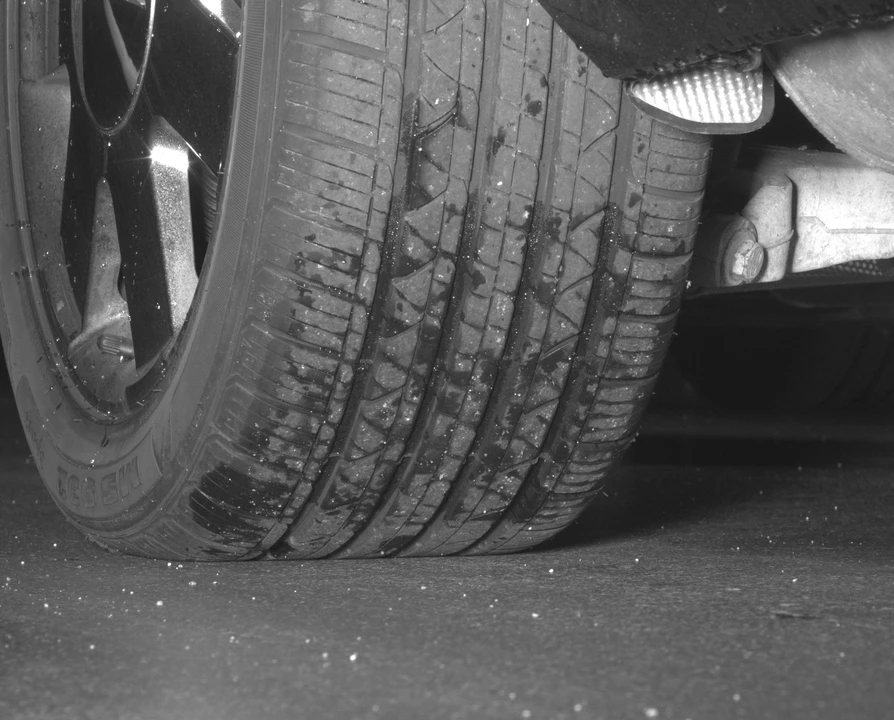 2003 Ford Thunderbird 11th Gen - Image 16 of 17