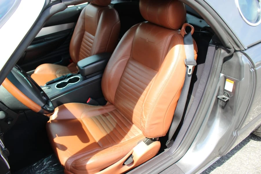 2003 Ford Thunderbird 11th Gen - Image 9 of 11