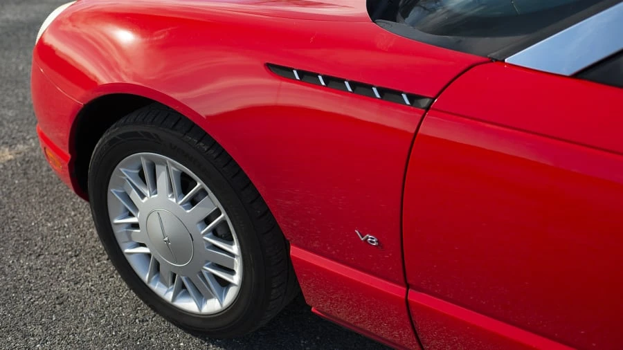 2003 Ford Thunderbird 11th Gen - Image 9 of 12