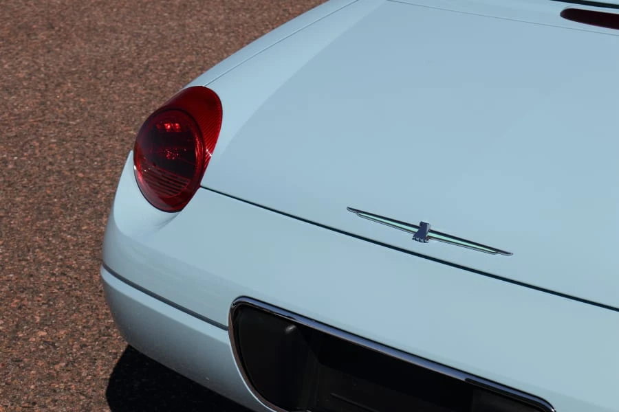2003 Ford Thunderbird 11th Gen - Image 15 of 31