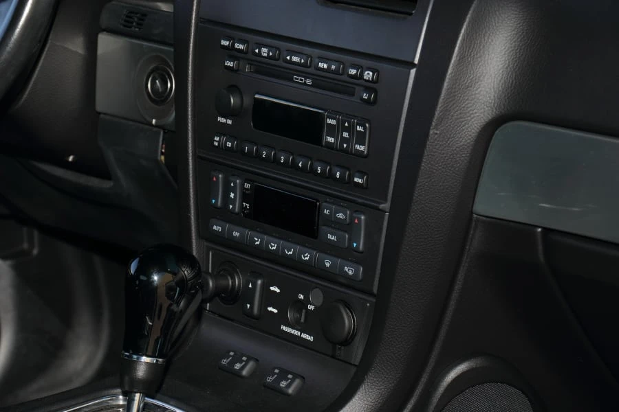 2003 Ford Thunderbird 11th Gen - Image 23 of 31