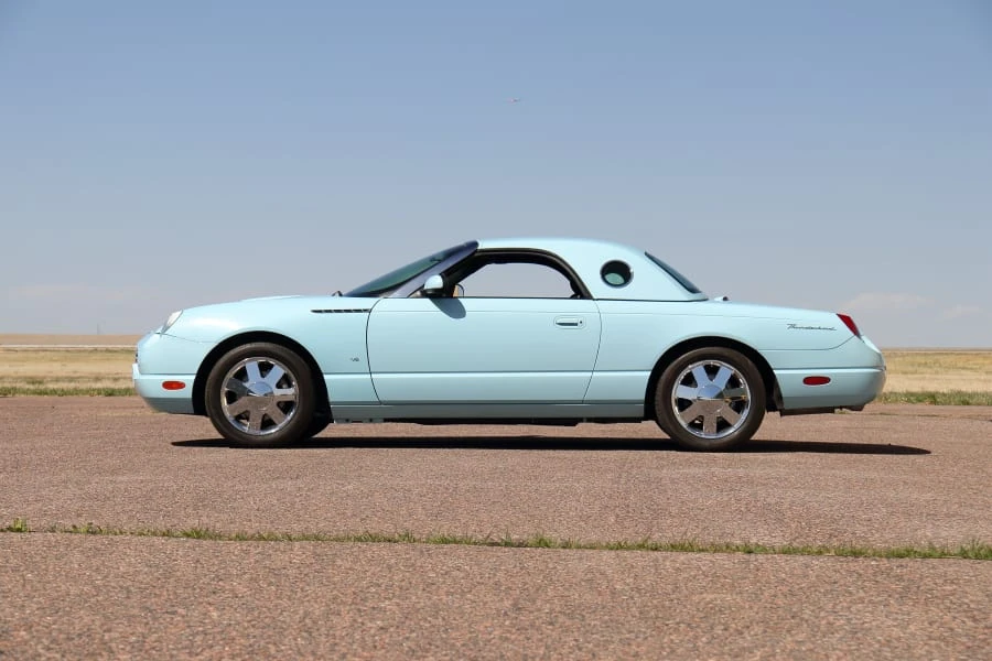 2003 Ford Thunderbird 11th Gen - Image 13 of 31
