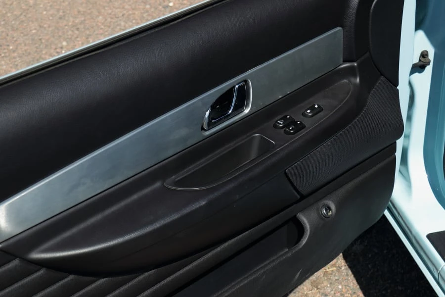 2003 Ford Thunderbird 11th Gen - Image 26 of 31