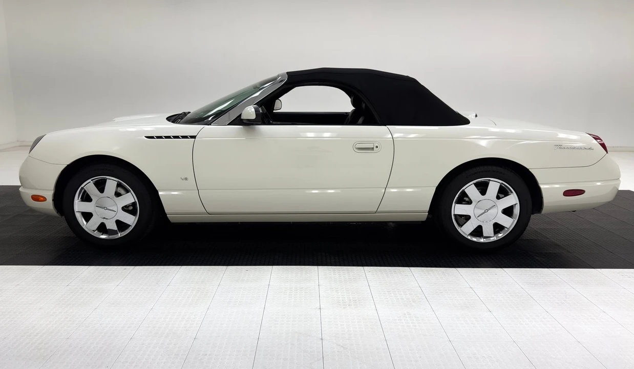 2003 Ford Thunderbird 11th Gen - Image 3 of 31