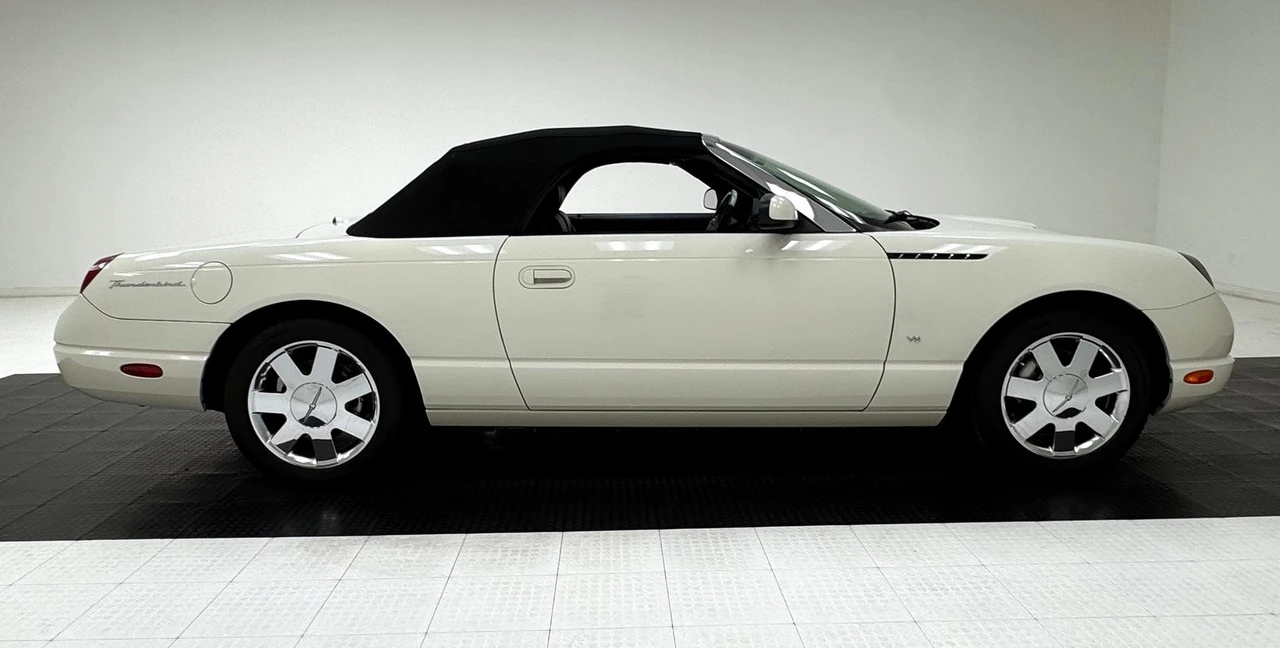 2003 Ford Thunderbird 11th Gen - Image 9 of 31