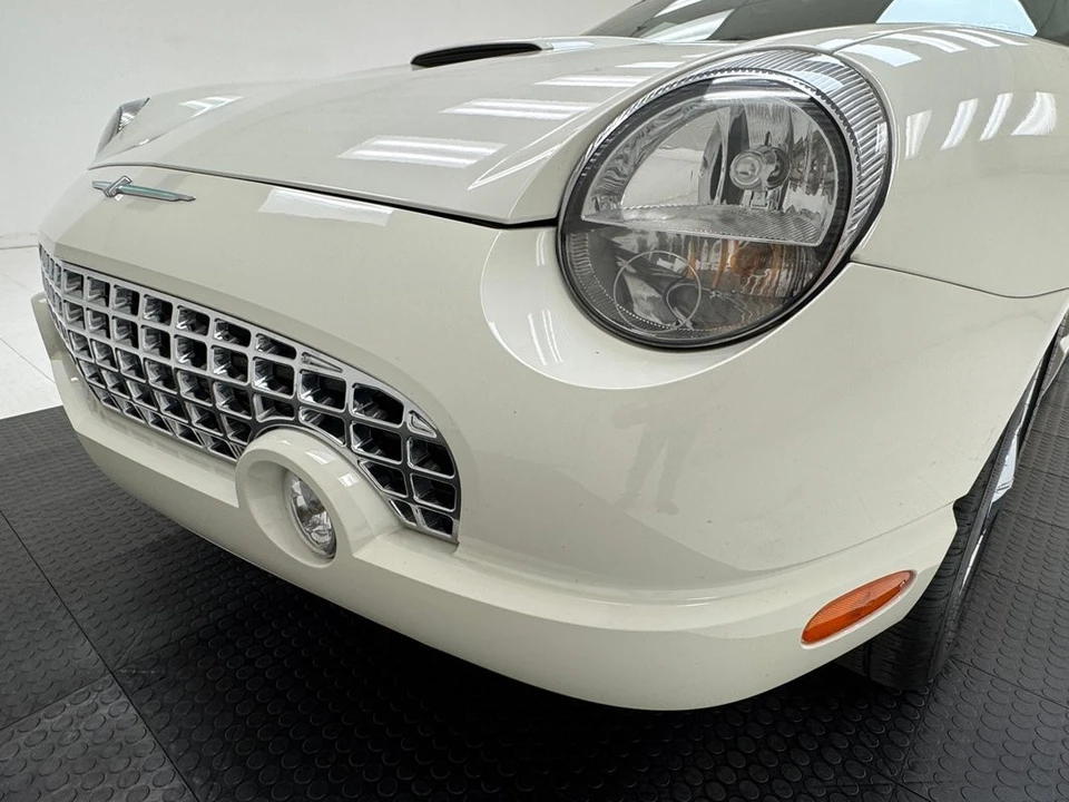2003 Ford Thunderbird 11th Gen - Image 14 of 31